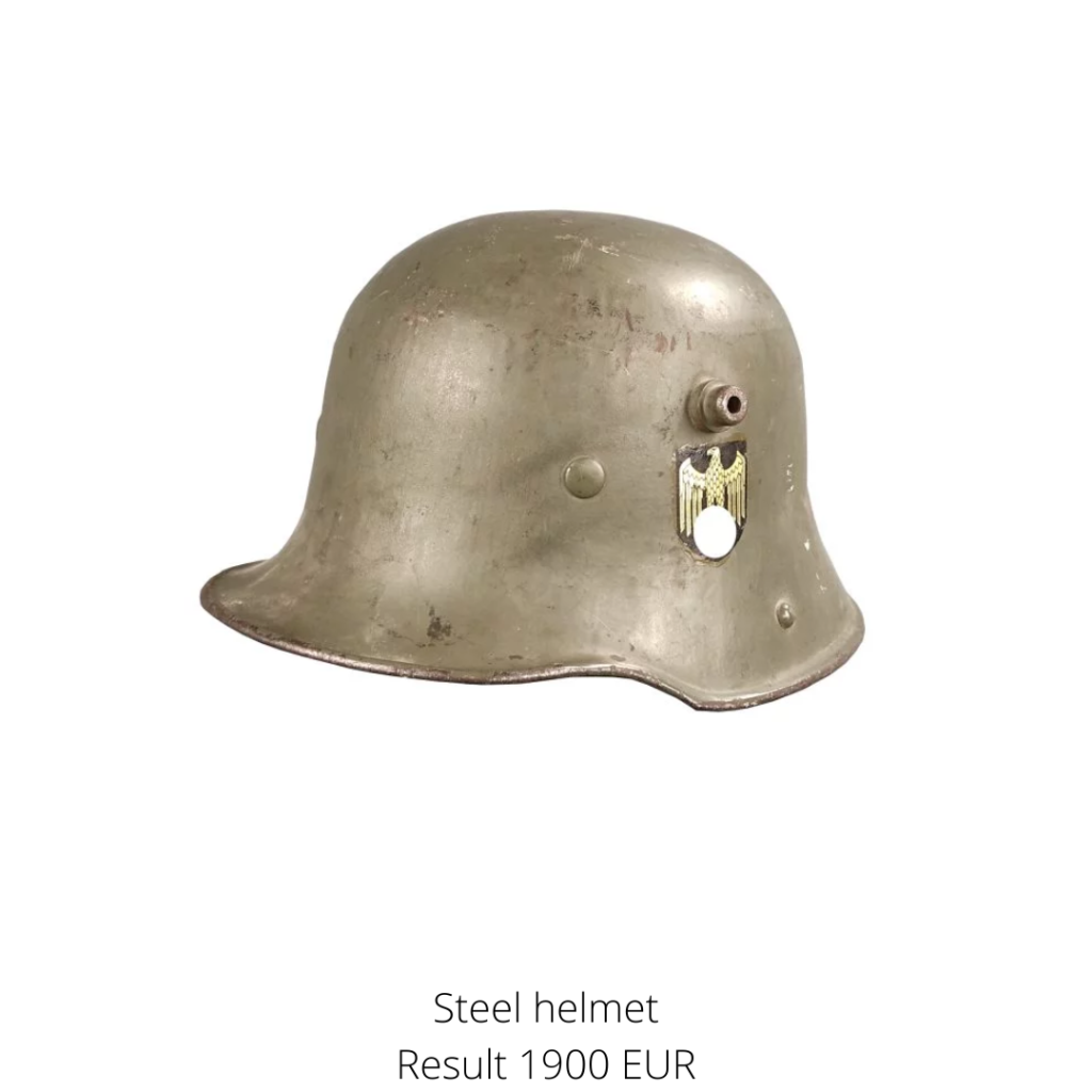 M35 steel helmet of the Wehrmacht from the Second World War.
A highlight from the militaria section.